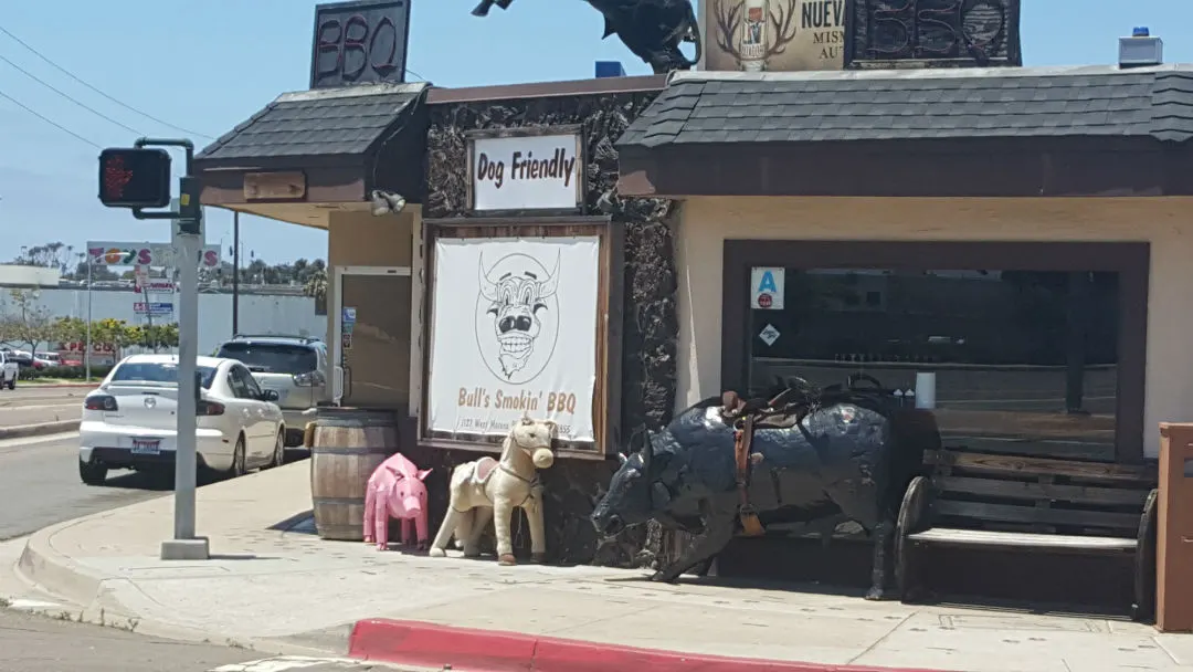 Store front for Bull's.